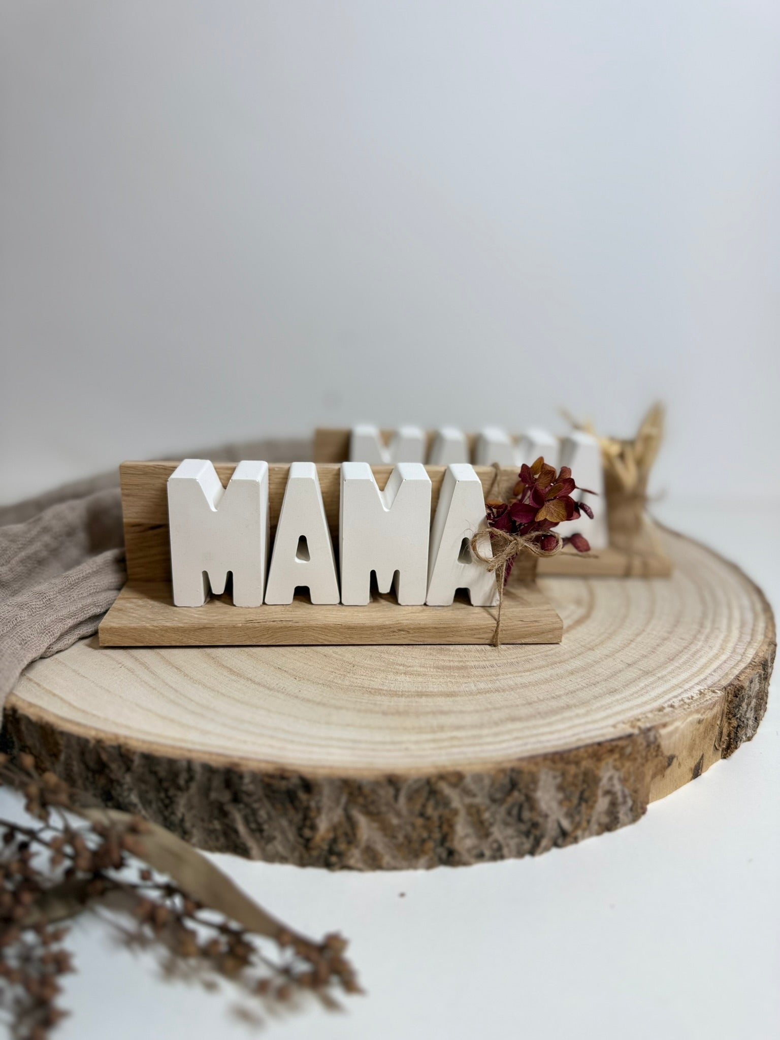 MAMA – Handgegossene Schriftdekoration