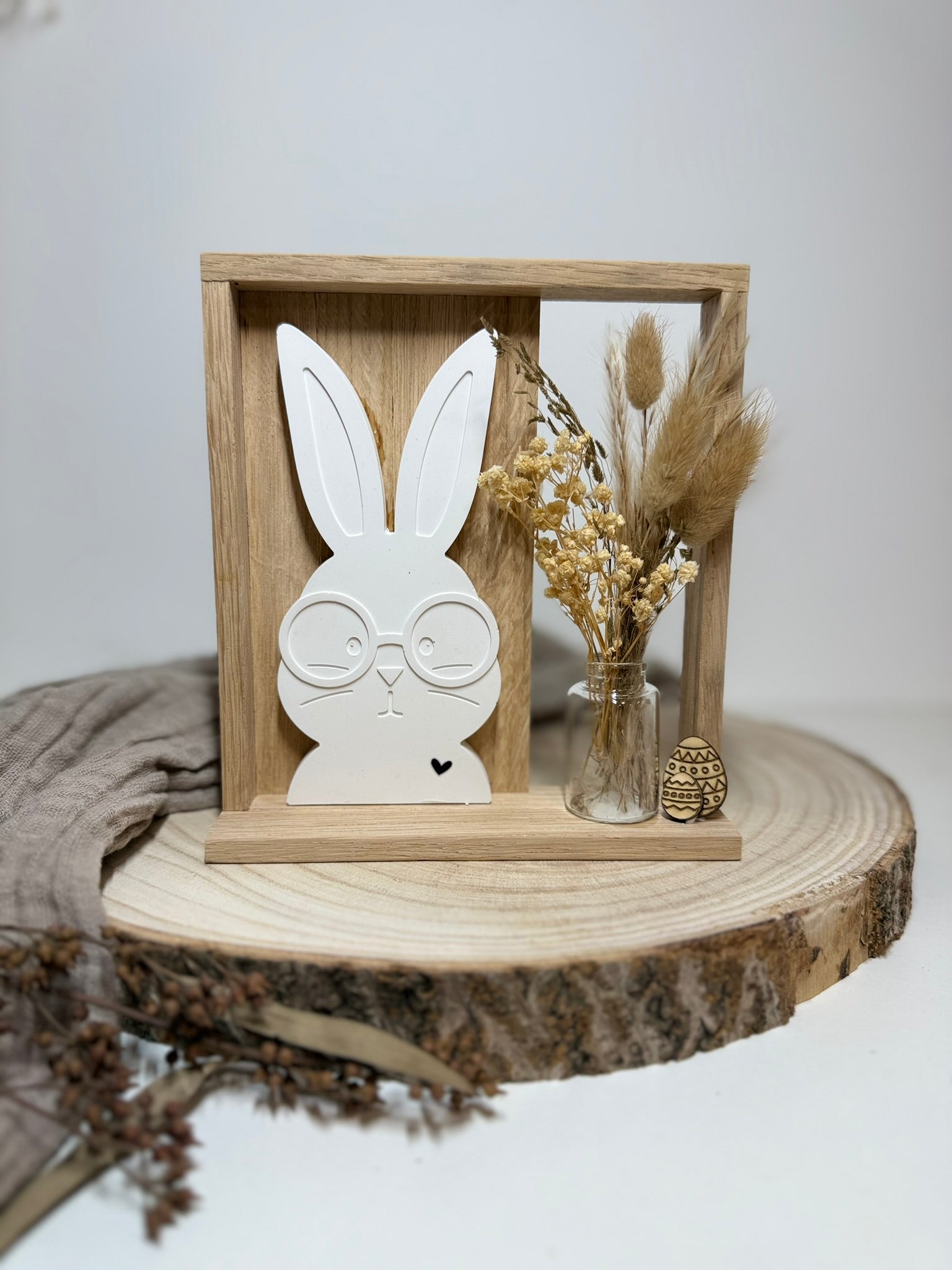 Hase mit Brille in Holzrahmen