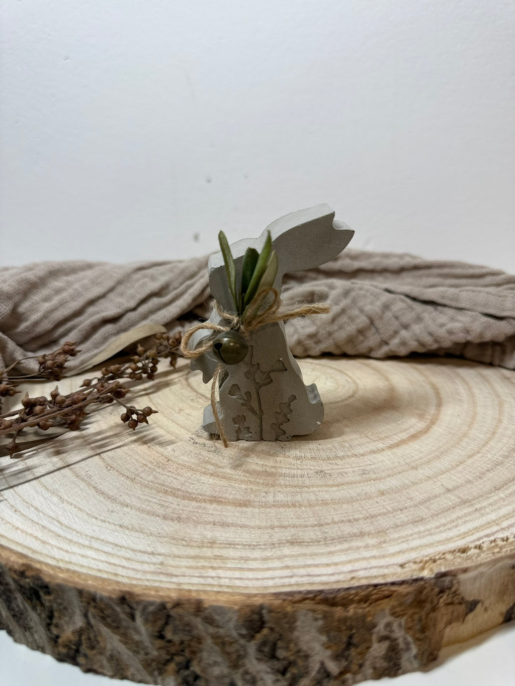 Beton-Häschen „Olea“
