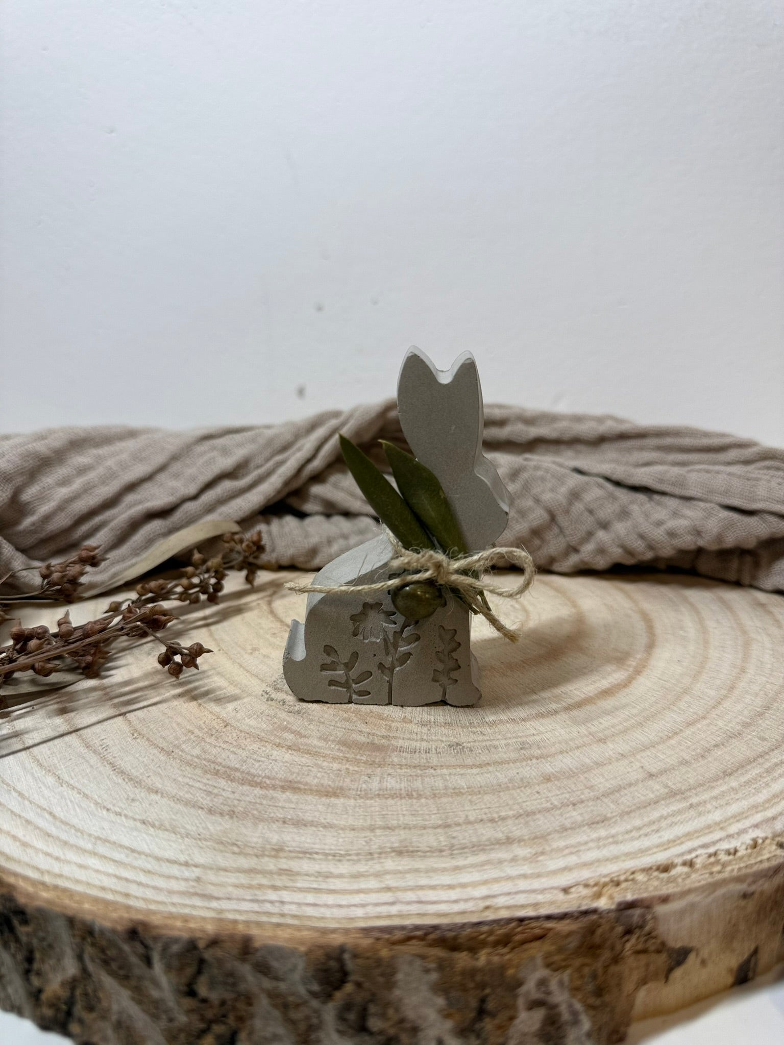 Beton-Häschen „Olea“