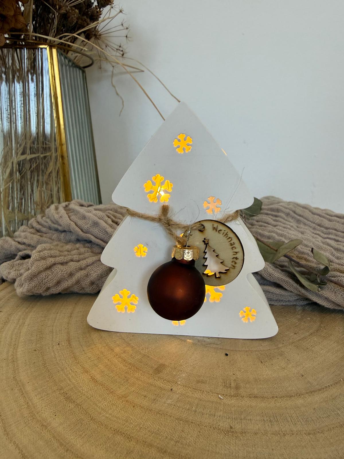 Christbaum 3D mit Lichterkette